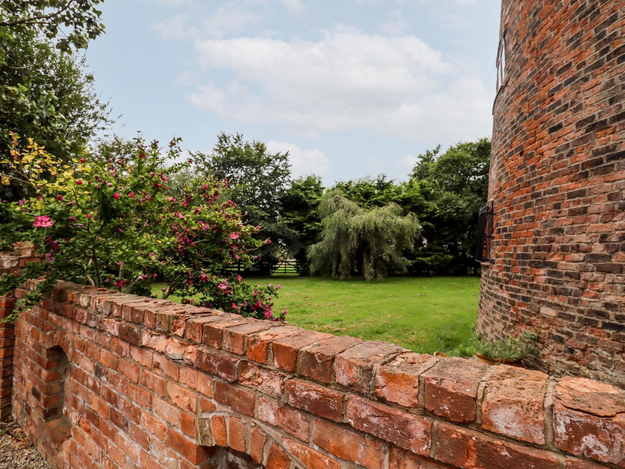 Windmill On The Farm * Ormskirk